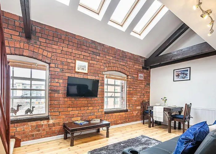 Beautiful 1-Bed Apartment In Grade Listed Warehouse - Victoria Quays, Sheffield City Centre, Free Parking, Pet Friendly, Netflix