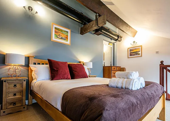 Beautiful 1-Bed Apartment In Grade Listed Warehouse - Victoria Quays, Sheffield City Centre, Free Parking, Pet Friendly, Netflix
