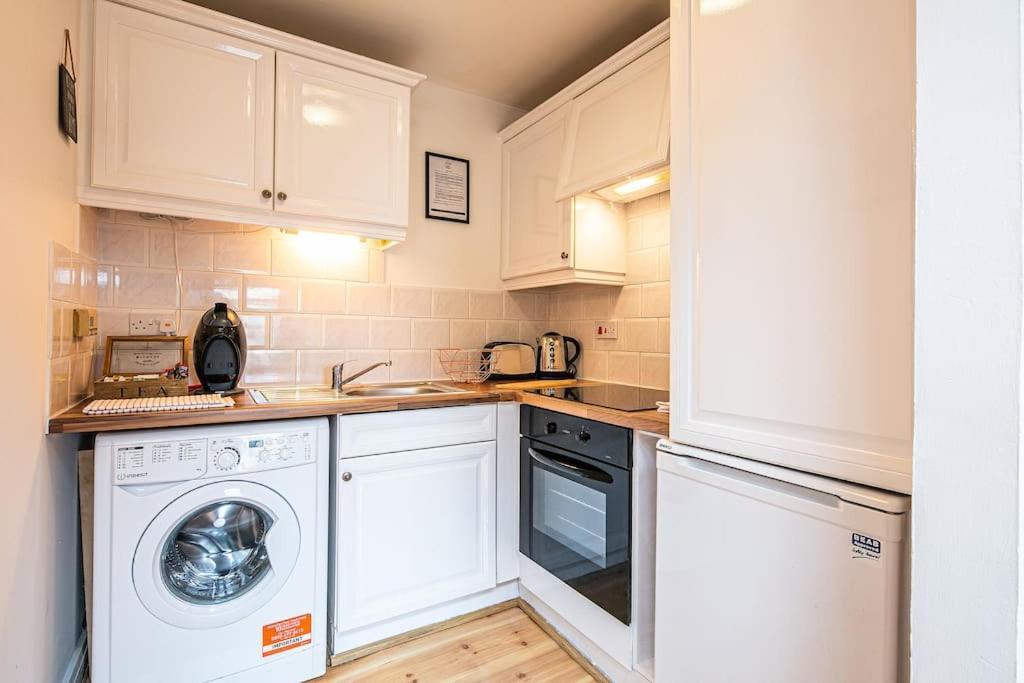 Beautiful 1-bed In Grade Listed Warehouse - Victoria Quays, Centre, Free Parking, Pet Friendly, Netflix Sheffield