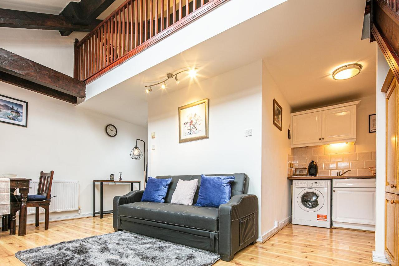 Beautiful 1-bed In Grade Listed Warehouse - Victoria Quays, Centre, Free Parking, Pet Friendly, Netflix Appartement *