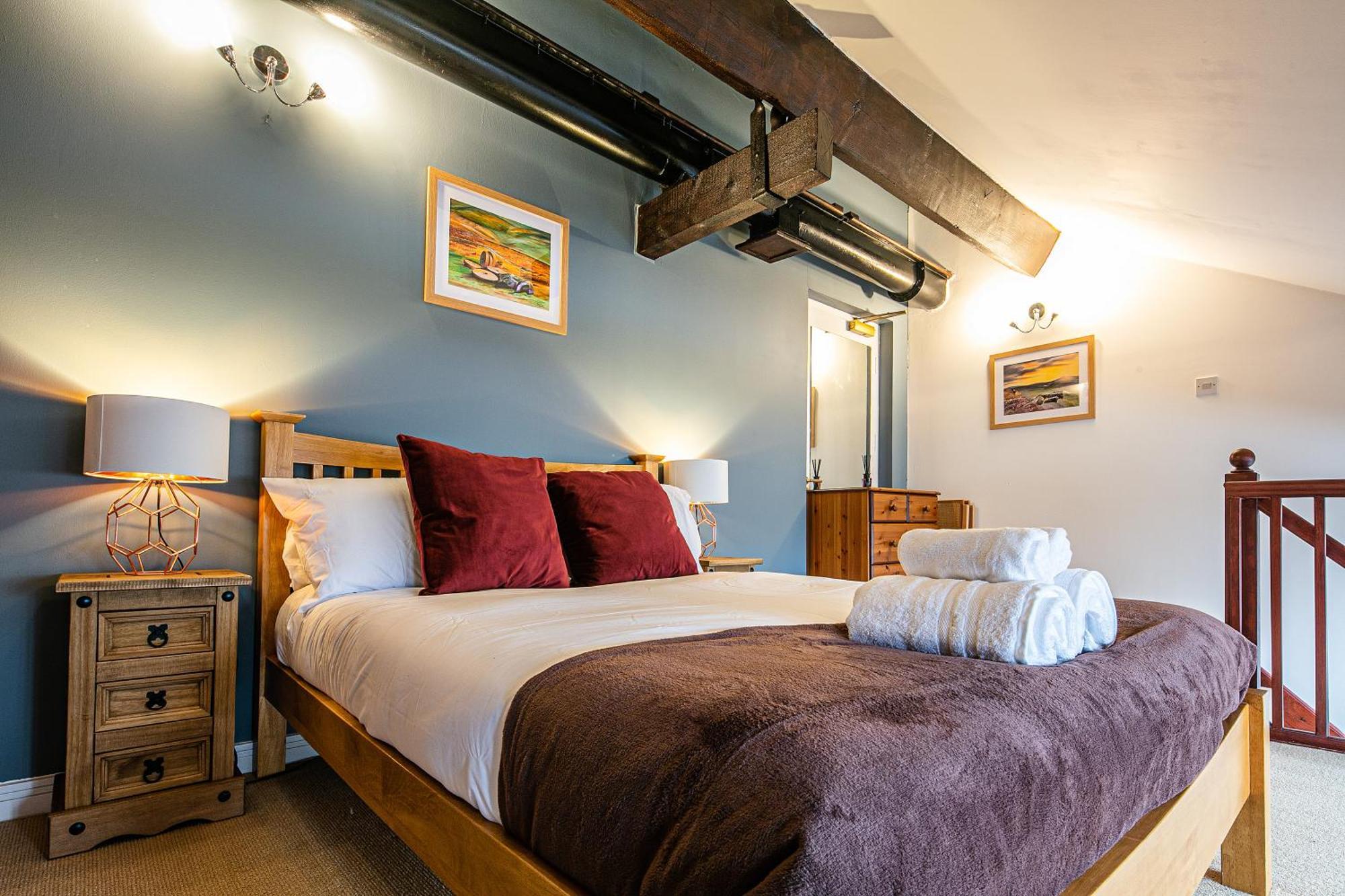 Апартаменты Beautiful 1-bed In Grade Listed Warehouse - Victoria Quays, Centre, Free Parking, Pet Friendly, Netflix *